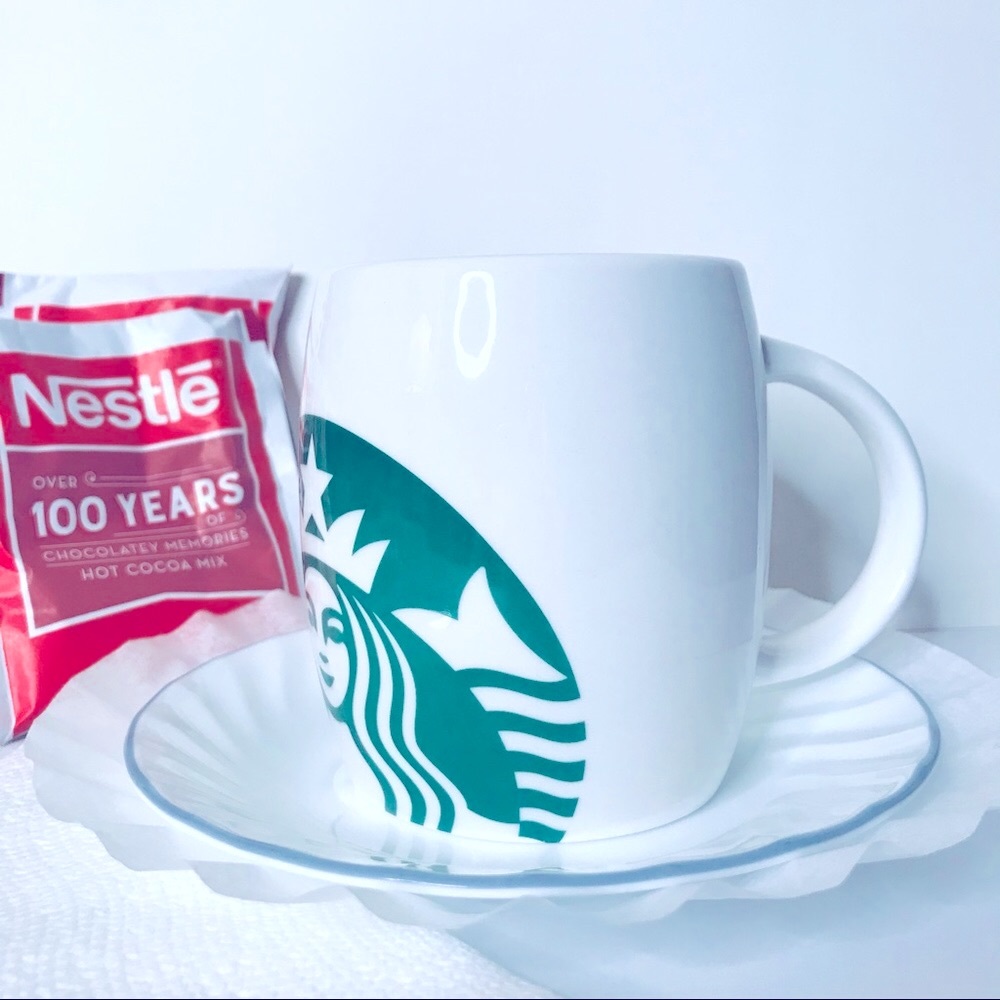 Starbucks coffee company 2010 green logo ceramic mug white